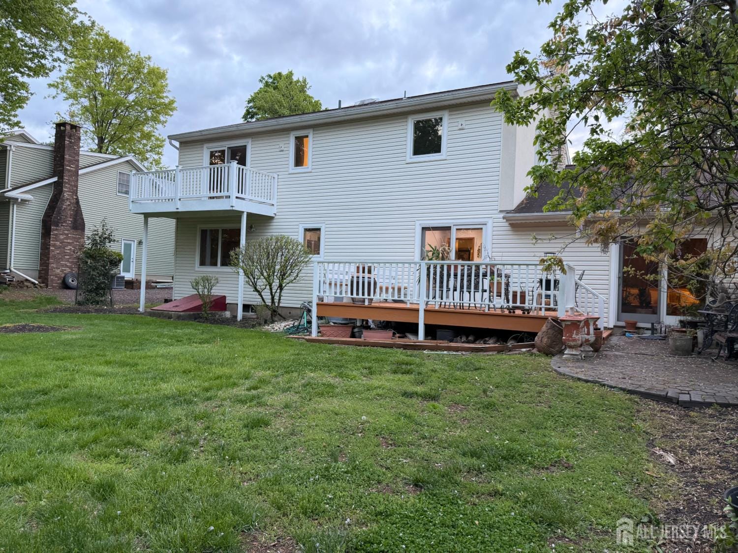 688 Grove Avenue Image 5