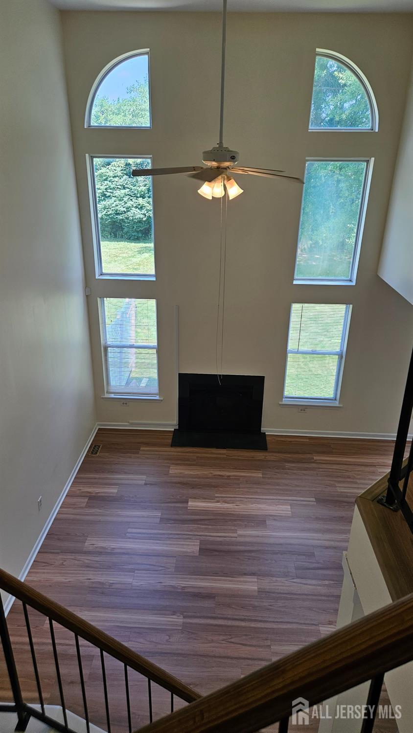 405 Cobblestone Court Image 3