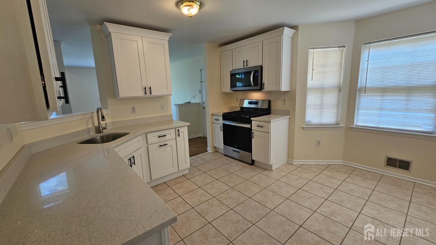405 Cobblestone Court, South Brunswick, NJ, 08852 image 12