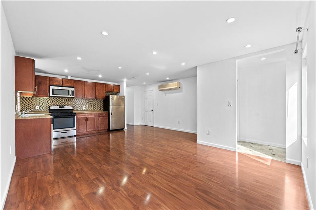 2440 East 12th Street Image 3