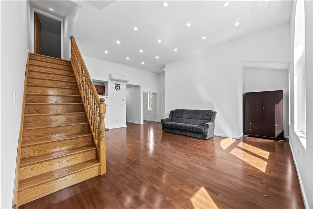 2440 East 12th Street, Brooklyn, New York, 11235 image 24