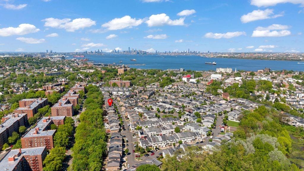 84 Long Pond Lane, Staten  Island, New York, 10304 image 30