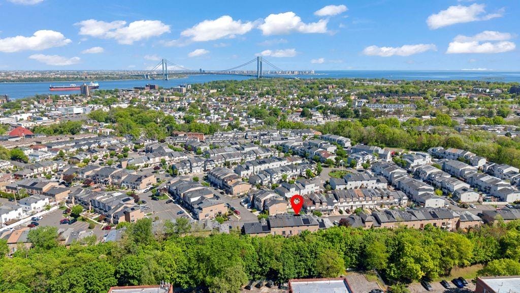 84 Long Pond Lane, Staten  Island, New York, 10304 image 32