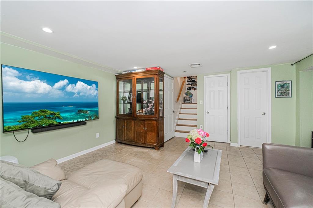 6 Raymond Place, Staten  Island, New York, 10310 image 15
