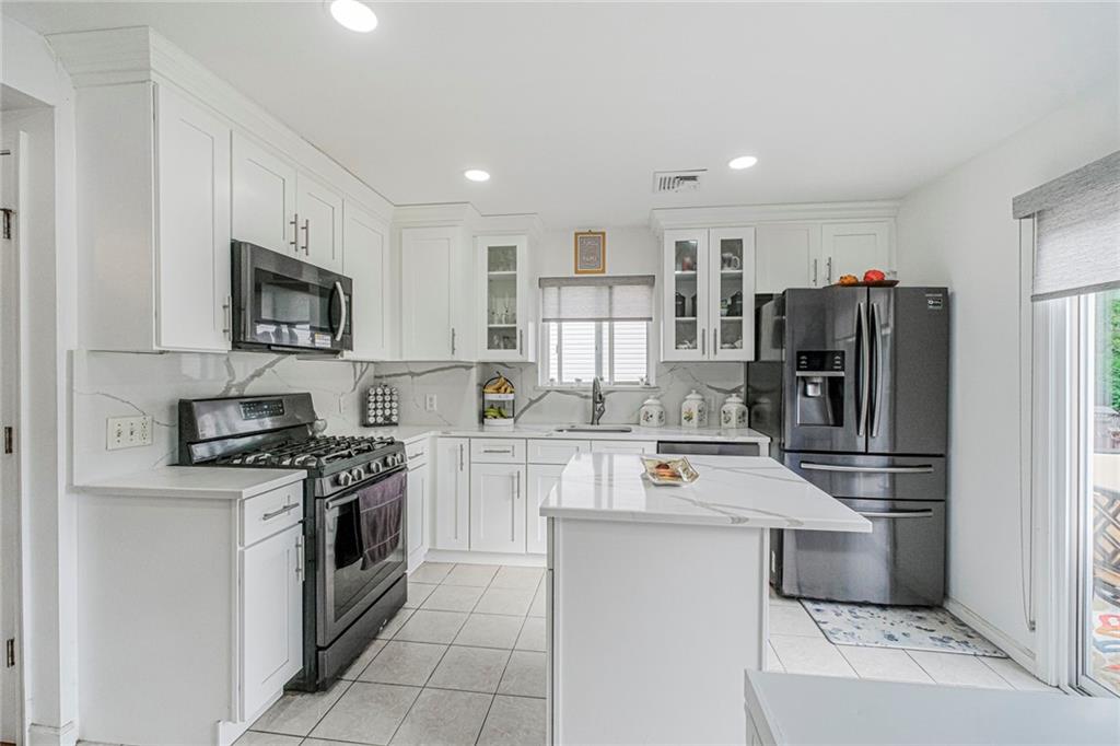 6 Raymond Place, Staten  Island, New York, 10310 image 9