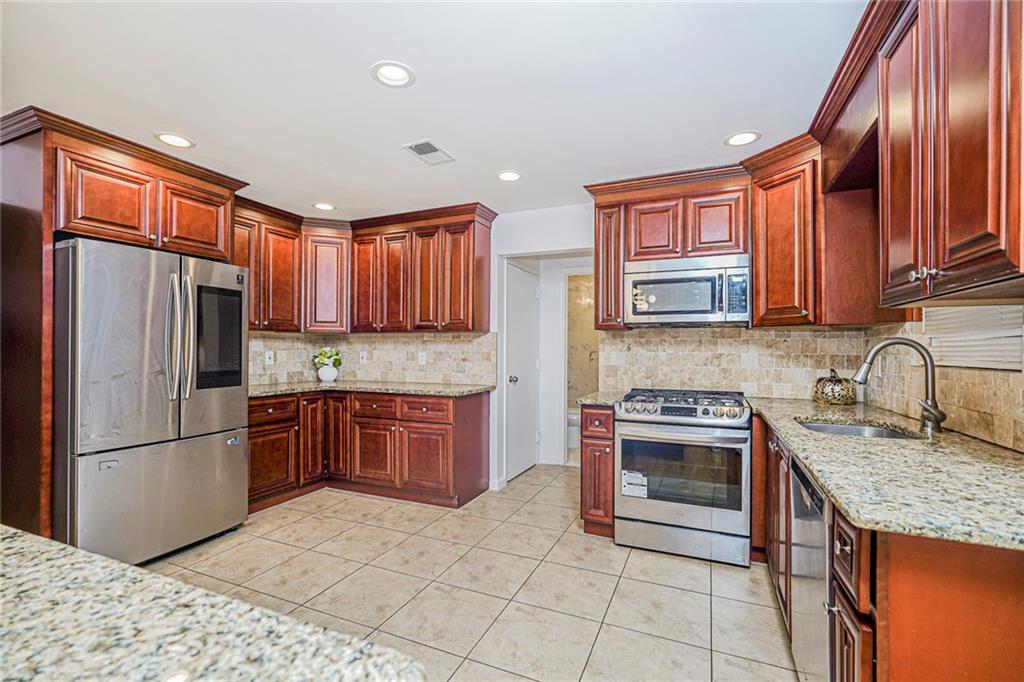 558 Main Street, Staten  Island, New York, 10307 image 17