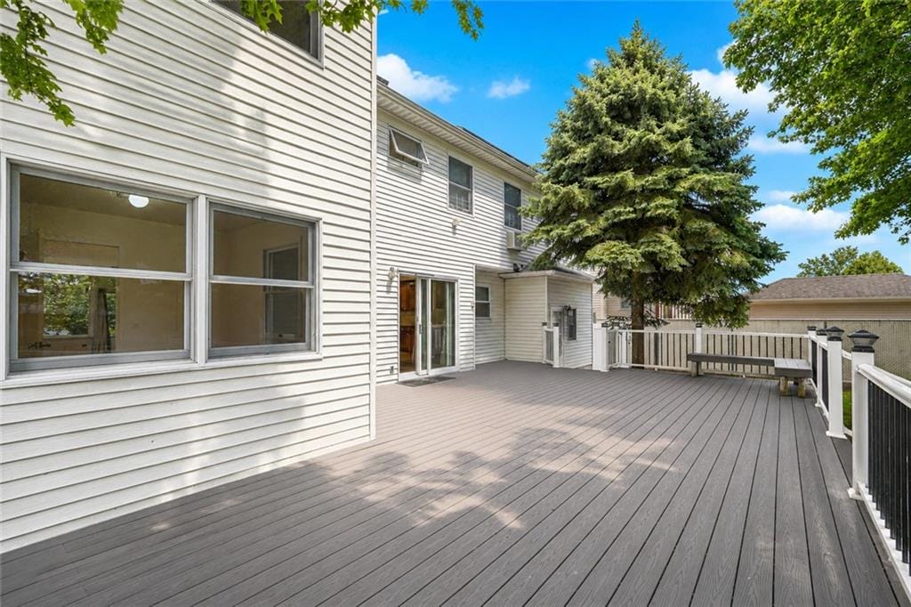 558 Main Street Image 4
