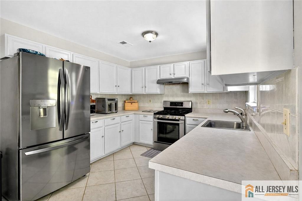 28 Glynn Court, NJ, 08859 image 14