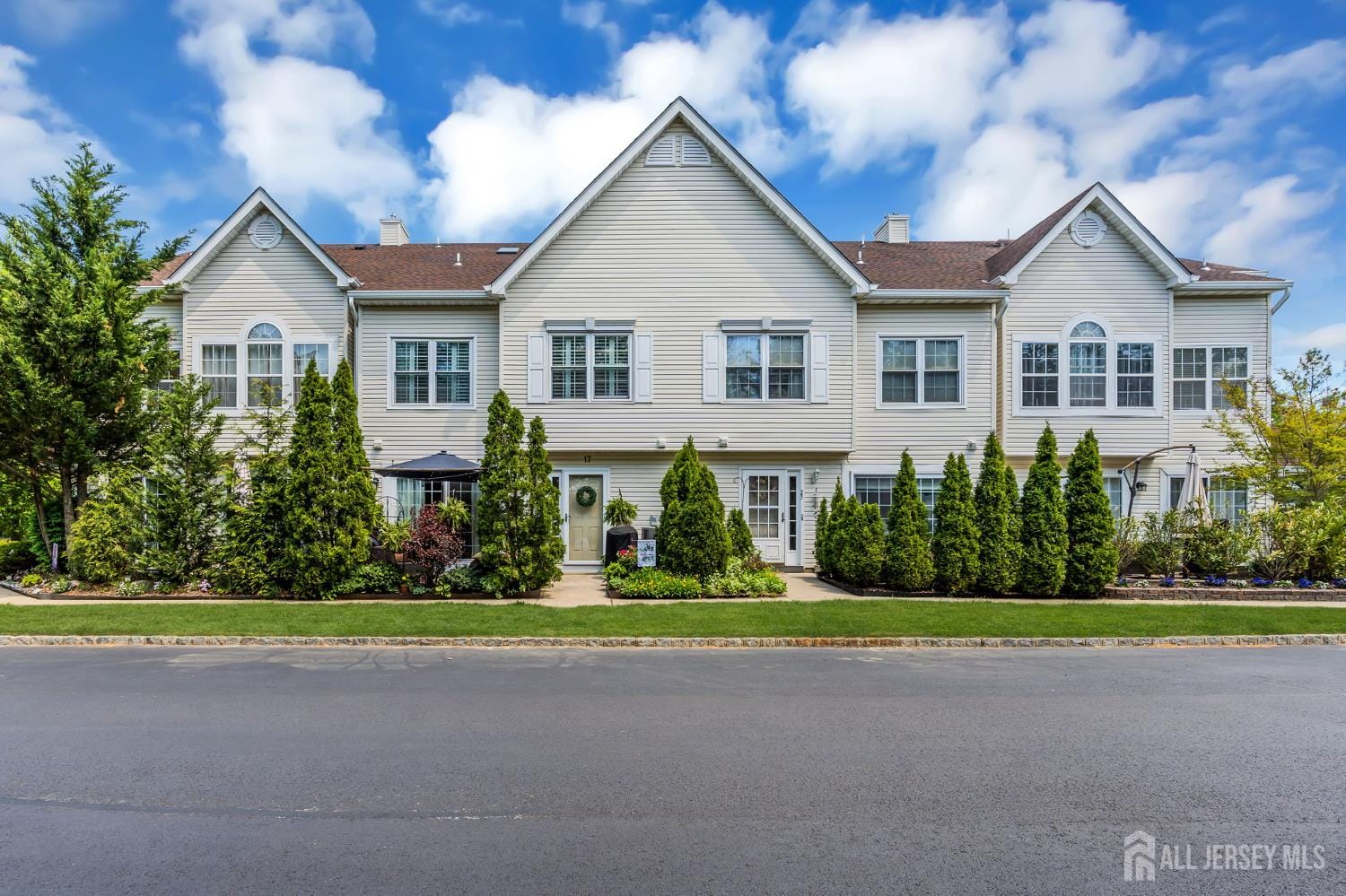 17 Richmond Court, Tinton Falls, NJ, 07712