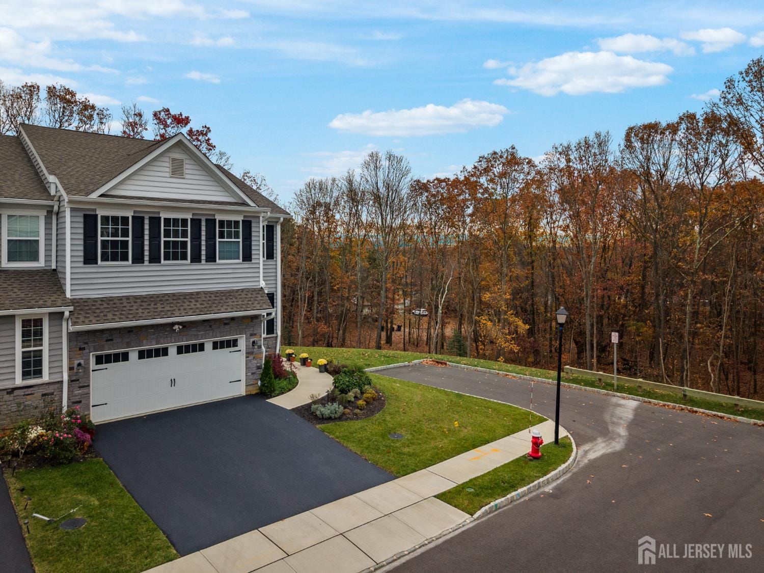 2812 Hayden Court Image 4