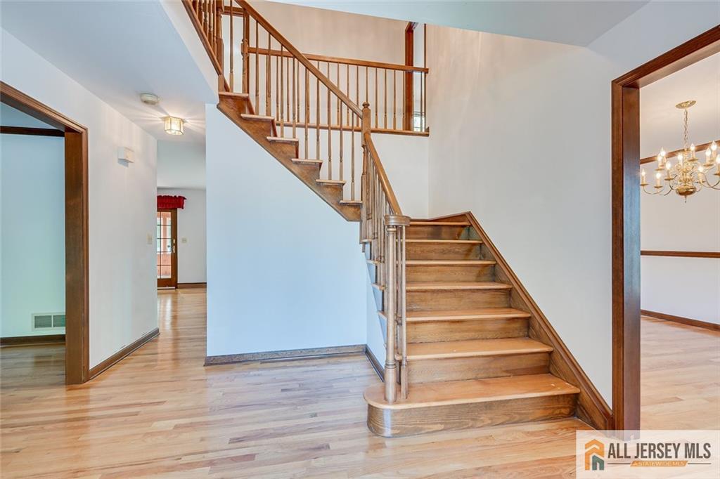 194 Plainfield Road Image 4