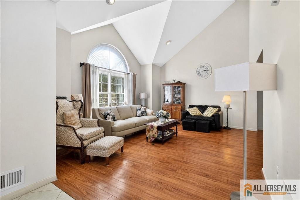 28 Glynn Court, NJ, 08859 image 7